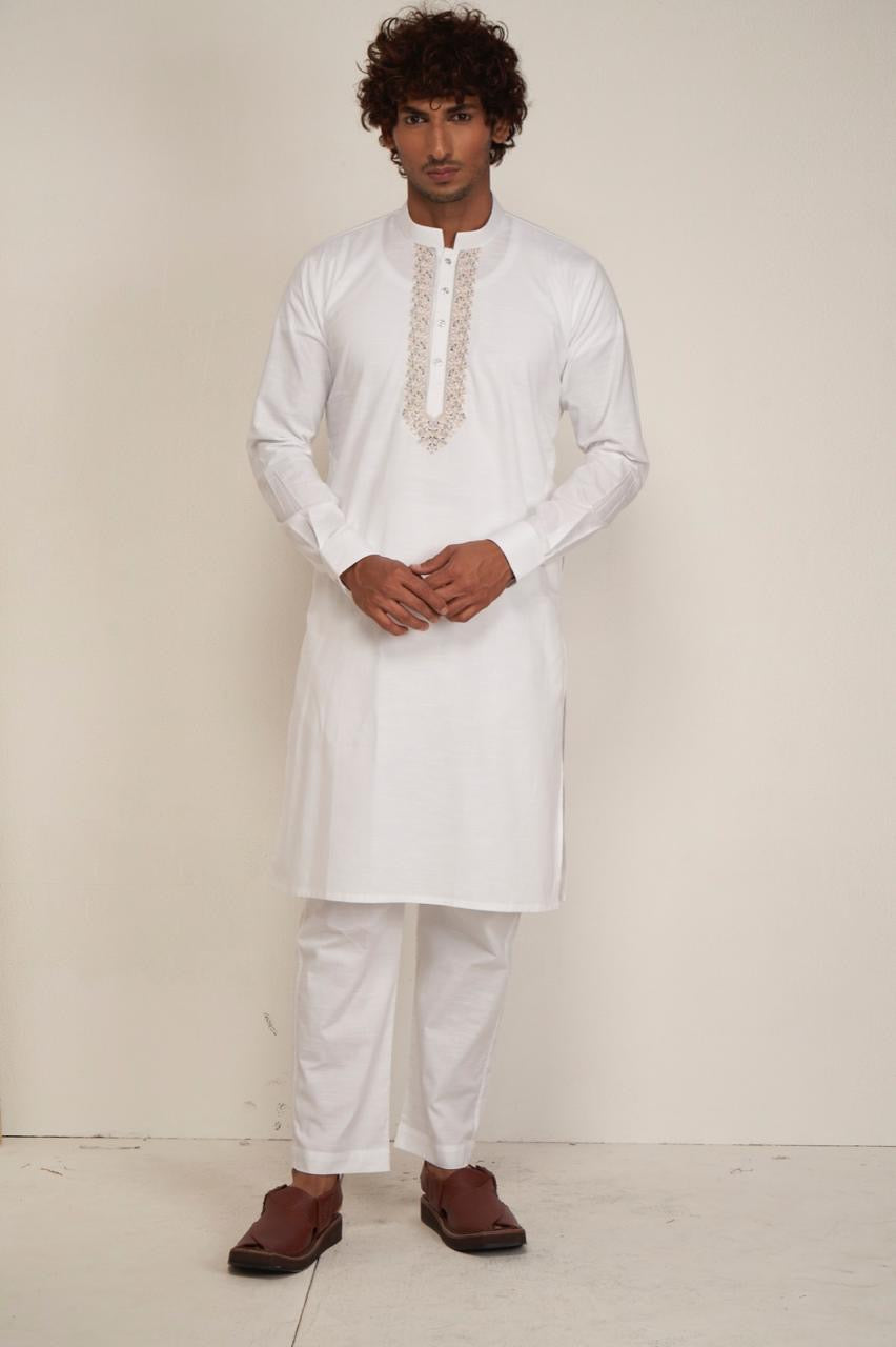 Safed Nakhshi Patani Set