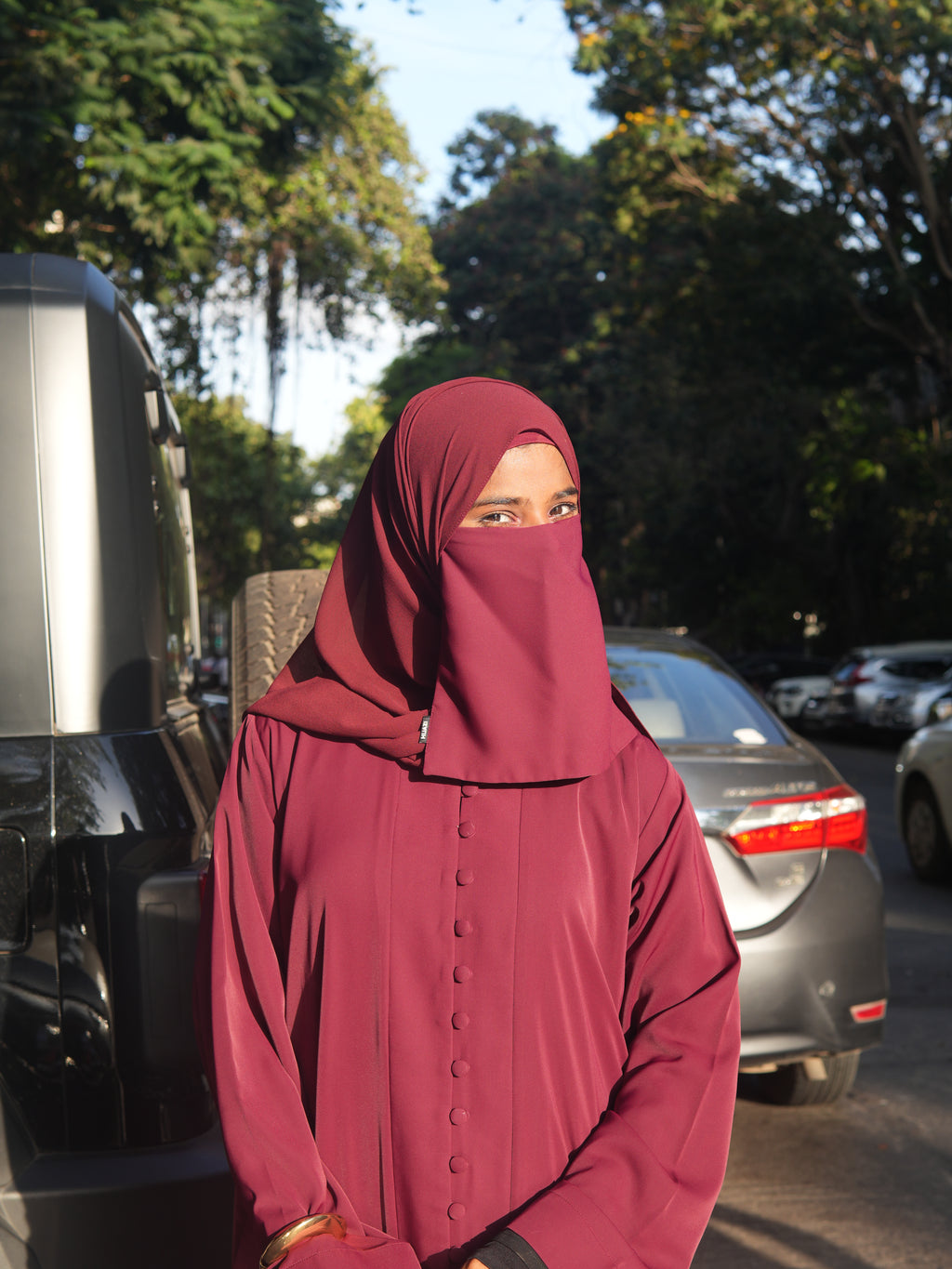 LAVIN BUTTON ABAYA