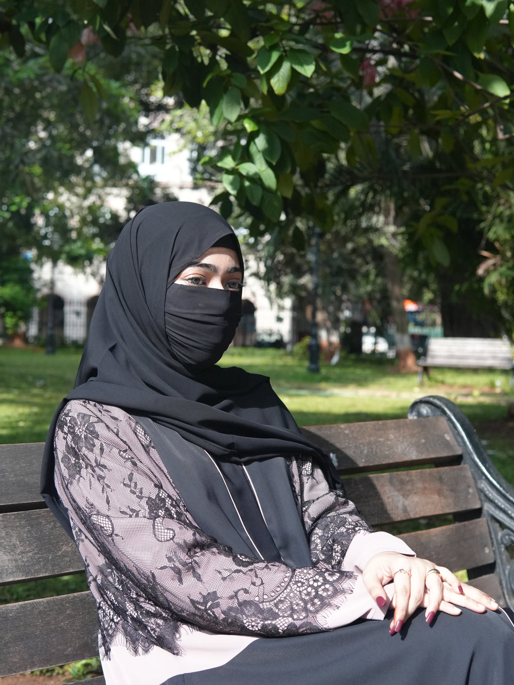 EMORA LACE ABAYA
