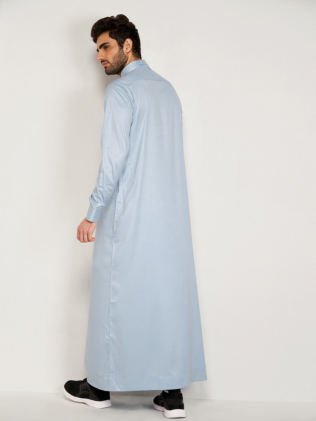 Uraz Thobe - Sky Blue