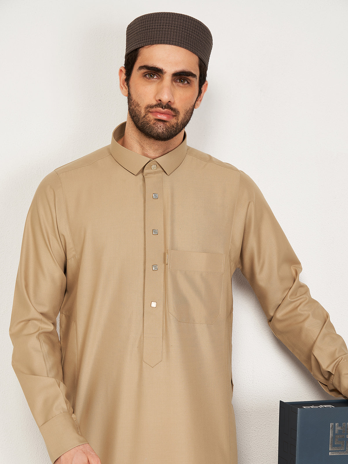 Al-Waqar Premium Thobe – Light Khaki