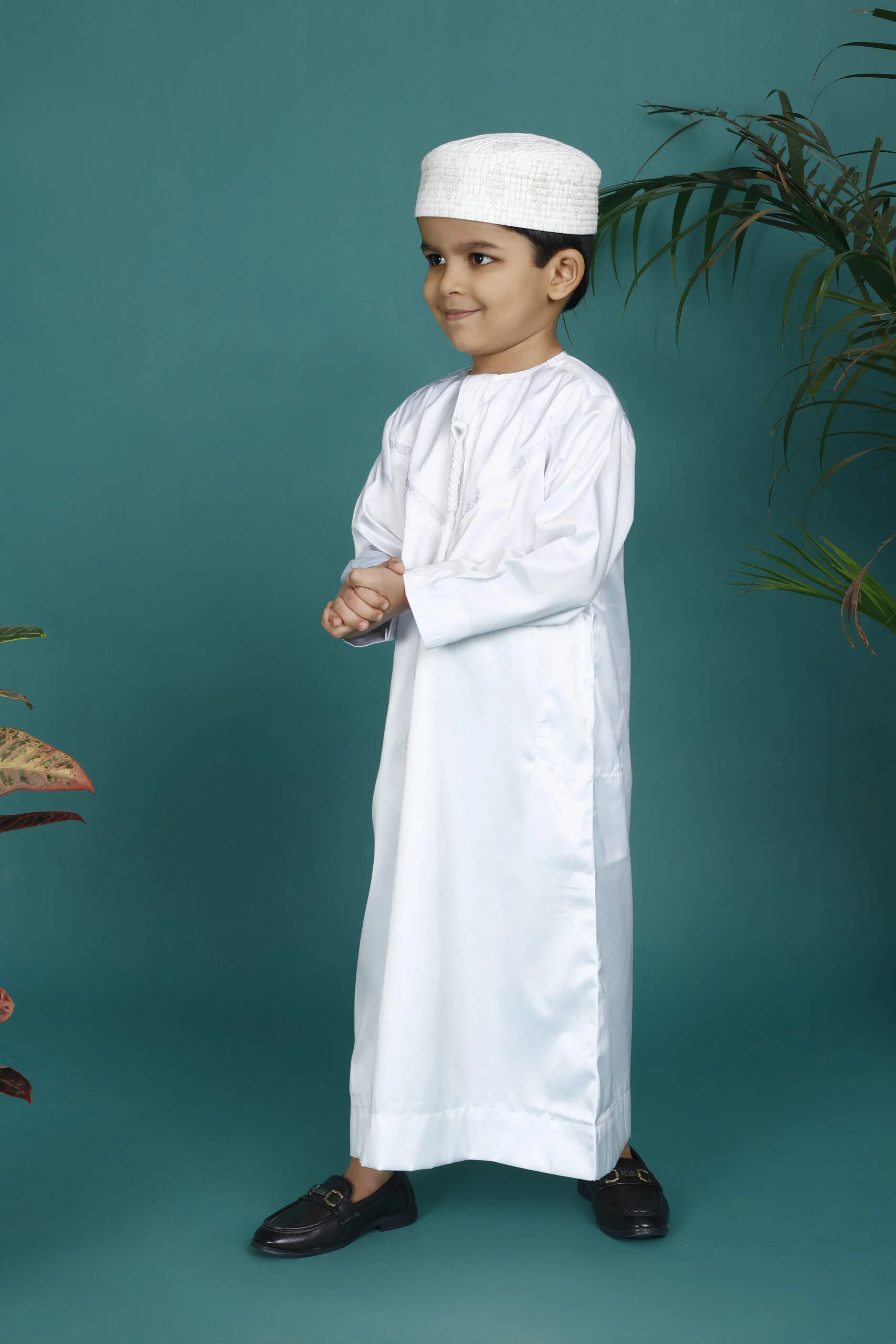 White Emarati Kids Thobe: A Canvas of Heritage, Playful Exploration, and Customization