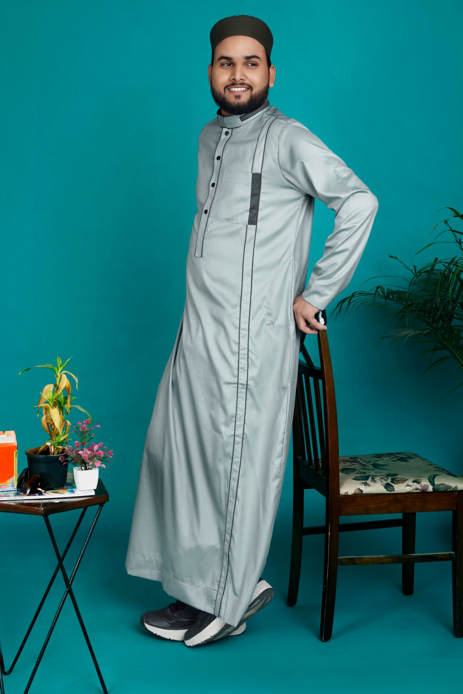 Emerald Enclave Thobe for Men - Luxurious Imported Polyester Featuring Contrasting Design Elements